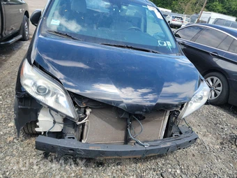 2020 Toyota Sienna L 7-Passenger 119.3" WB - miniatura 2