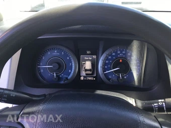 2020 Toyota Sienna LE 7-Passenger 119.3" WB - miniatura 14