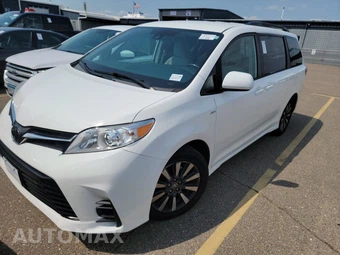 2020 Toyota Sienna LE 7-Passenger 119.3" WB