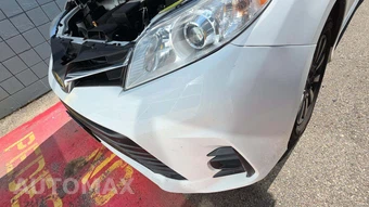 2020 Toyota Sienna LE 7-Passenger 119.3" WB - miniatura 32
