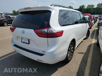 2020 Toyota Sienna LE 7-Passenger 119.3" WB - miniatura 4