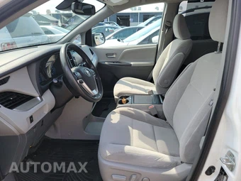 2020 Toyota Sienna LE 7-Passenger 119.3" WB - miniatura 7