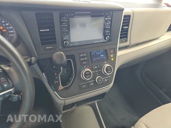 2020 Toyota Sienna LE 8-Passenger 119.3" WB - miniatura 11