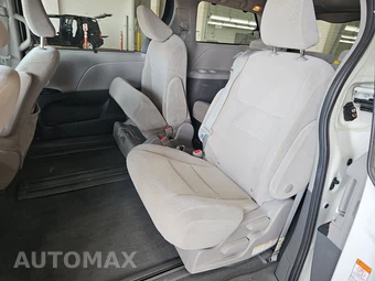 2020 Toyota Sienna LE 8-Passenger 119.3" WB - miniatura 13