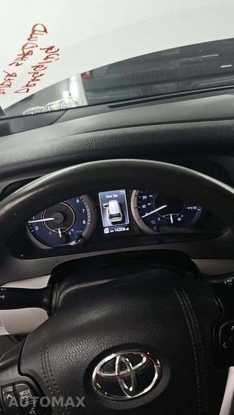 2020 Toyota Sienna LE 8-Passenger 119.3" WB - miniatura 28