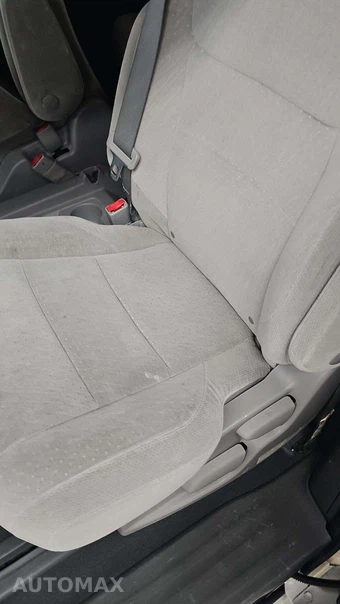 2020 Toyota Sienna LE 8-Passenger 119.3" WB - miniatura 44
