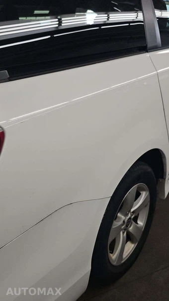 2020 Toyota Sienna LE 8-Passenger 119.3" WB - miniatura 53