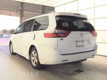 2020 Toyota Sienna LE 8-Passenger 119.3" WB - miniatura 6