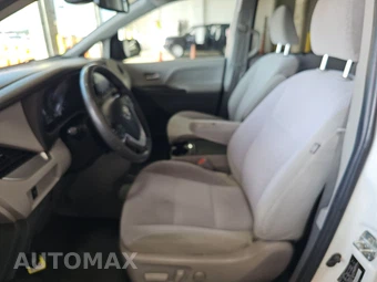 2020 Toyota Sienna LE 8-Passenger 119.3" WB - miniatura 7