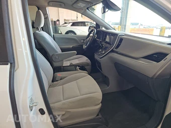2020 Toyota Sienna LE 8-Passenger 119.3" WB - miniatura 8
