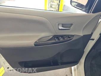 2020 Toyota Sienna LE 8-Passenger 119.3" WB - miniatura 9