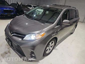 2020 Toyota Sienna LE 8-Passenger 119.3" WB