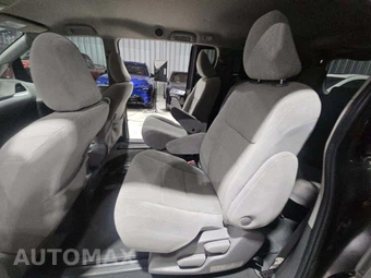 2020 Toyota Sienna LE 8-Passenger 119.3" WB - miniatura 13