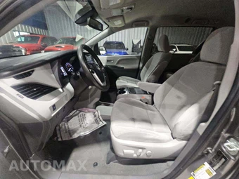 2020 Toyota Sienna LE 8-Passenger 119.3" WB - miniatura 6