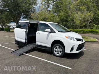 2020 Toyota Sienna LE 8-Passenger 119.3" WB - miniatura 2