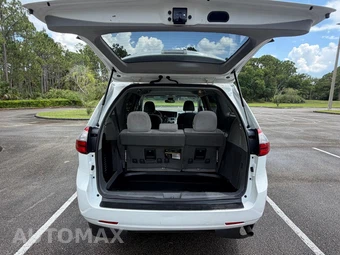 2020 Toyota Sienna LE 8-Passenger 119.3" WB - miniatura 6