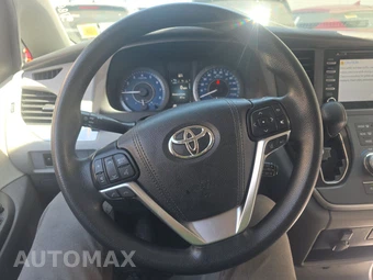 2020 Toyota Sienna LE 8-Passenger 119.3" WB - miniatura 10