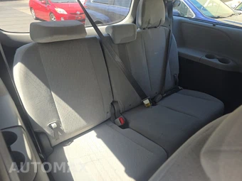2020 Toyota Sienna LE 8-Passenger 119.3" WB - miniatura 14