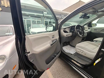 2020 Toyota Sienna LE 8-Passenger 119.3" WB - miniatura 22