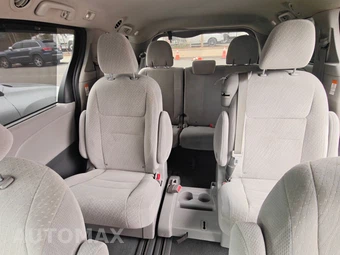 2020 Toyota Sienna LE 8-Passenger 119.3" WB - miniatura 25