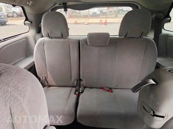 2020 Toyota Sienna LE 8-Passenger 119.3" WB - miniatura 26
