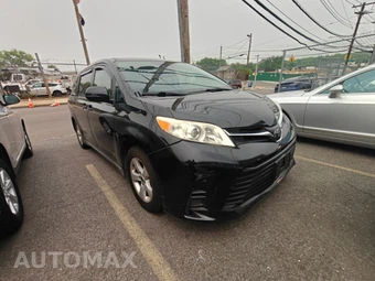 2020 Toyota Sienna LE 8-Passenger 119.3" WB - miniatura 3
