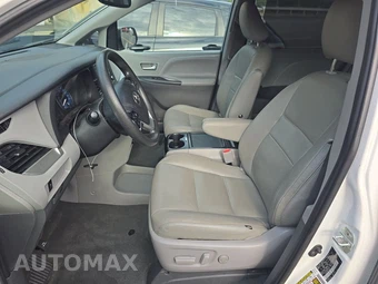 2020 Toyota Sienna LE 8-Passenger 119.3" WB - miniatura 7
