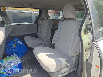 2020 Toyota Sienna LE 8-Passenger 119.3" WB - miniatura 13