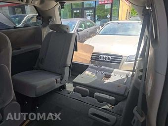 2020 Toyota Sienna LE 8-Passenger 119.3" WB - miniatura 14