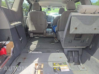 2020 Toyota Sienna LE 8-Passenger 119.3" WB - miniatura 15