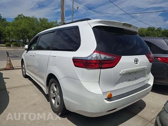 2020 Toyota Sienna LE 8-Passenger 119.3" WB - miniatura 2