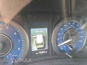 2020 Toyota Sienna LE 8-Passenger 119.3" WB - miniatura 12