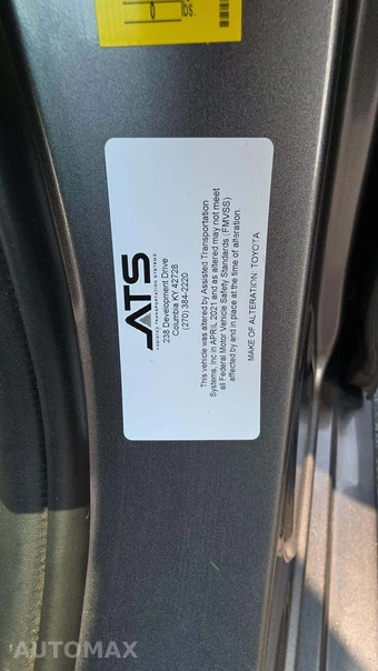 2020 Toyota Sienna LE 8-Passenger 119.3" WB - miniatura 17