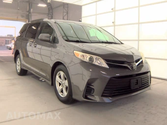 2020 Toyota Sienna LE 8-Passenger 119.3" WB - miniatura 3