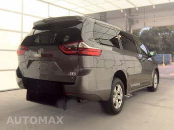2020 Toyota Sienna LE 8-Passenger 119.3" WB - miniatura 4
