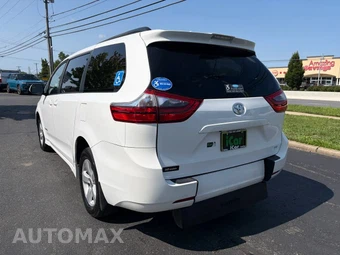 2020 Toyota Sienna LE 8-Passenger 119.3" WB - miniatura 15
