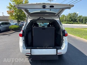 2020 Toyota Sienna LE 8-Passenger 119.3" WB - miniatura 18