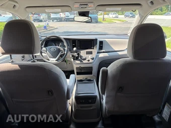 2020 Toyota Sienna LE 8-Passenger 119.3" WB - miniatura 30