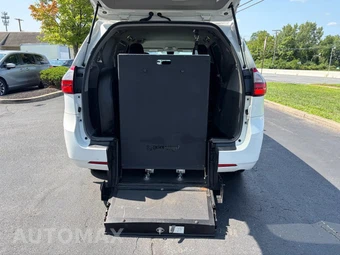 2020 Toyota Sienna LE 8-Passenger 119.3" WB - miniatura 32