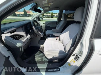 2020 Toyota Sienna LE 8-Passenger 119.3" WB - miniatura 35