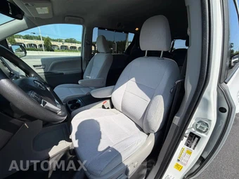 2020 Toyota Sienna LE 8-Passenger 119.3" WB - miniatura 36