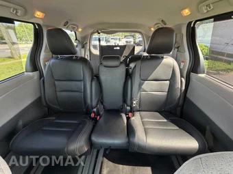 2020 Toyota Sienna LE 8-Passenger 119.3" WB - miniatura 41