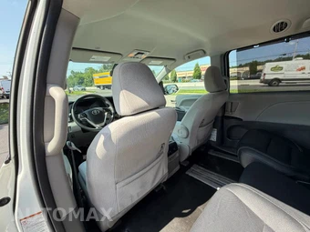 2020 Toyota Sienna LE 8-Passenger 119.3" WB - miniatura 44