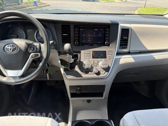 2020 Toyota Sienna LE 8-Passenger 119.3" WB - miniatura 46