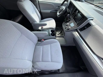 2020 Toyota Sienna LE 8-Passenger 119.3" WB - miniatura 58