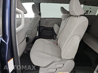 2020 Toyota Sienna LE 8-Passenger 119.3" WB - miniatura 13