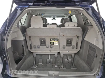 2020 Toyota Sienna LE 8-Passenger 119.3" WB - miniatura 17