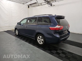 2020 Toyota Sienna LE 8-Passenger 119.3" WB - miniatura 6