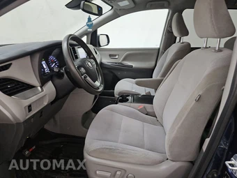 2020 Toyota Sienna LE 8-Passenger 119.3" WB - miniatura 7