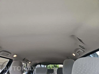 2020 Toyota Sienna LE 8-Passenger 119.3" WB - miniatura 11